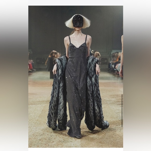 Area CRYSTAL EMBELLISHED GOWN NWT - Picture 5 of 9